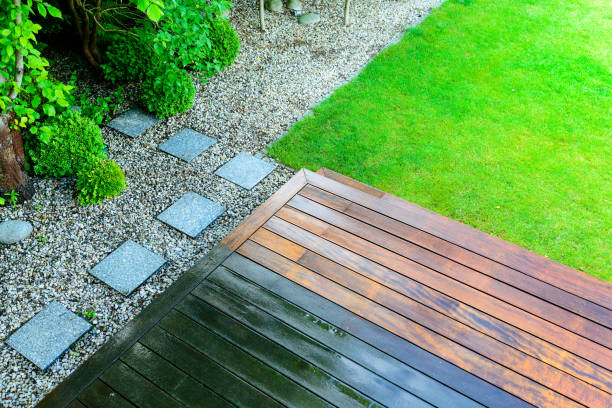 Best Driveway Pressure Washing  in Earlimart, CA